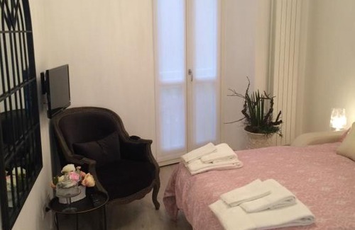 Cernobbio Apartment | Discover Dimora del Vicolo: Ocean View Apartment Gem