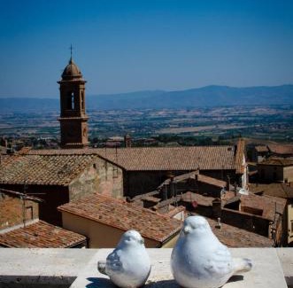 Montepulciano Apartment | Guest Rated 9.3: Dimora Dell'Erbe Apartment Retreat