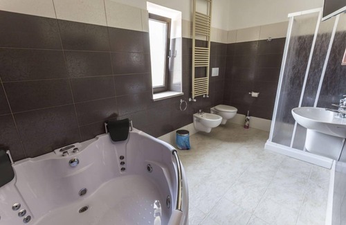 Castellana Grotte Bed & Breakfast | Discover Dimora Delle Grotte: Rated 9.4 with Family-Friendly Amenities