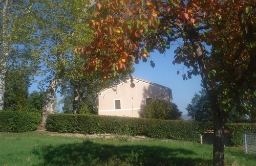 San Severino Marche Bed & Breakfast | Villa Collio Relais: Family-Friendly with Hot Tub Access