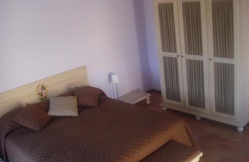 San Severino Marche Bed & Breakfast | Villa Collio Relais: Family-Friendly with Hot Tub Access