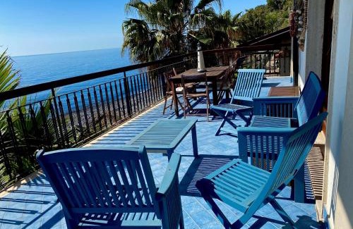 Praiola House | Beautiful Dimora di Toosa - Oceanfront Near Taormina