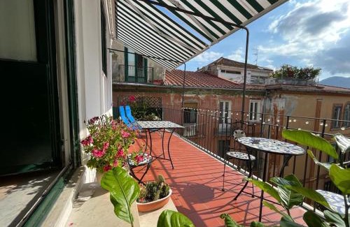 Rione Duomo Apartment | Discover Dimora In Centro: Top-Rated Child-Friendly Stay