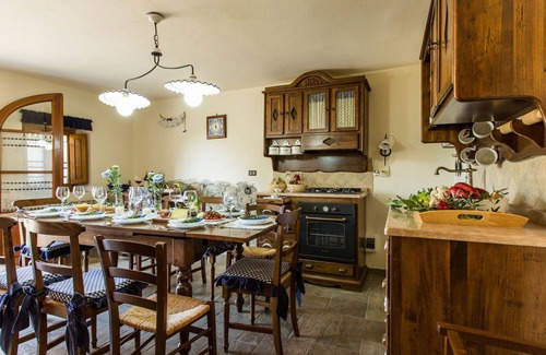 Pistoia Villa | Experience Comfort at Dimora La Torre Di Bussotto 11