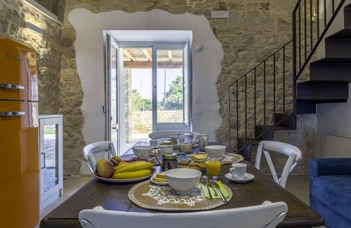 Torre Suda House | Top-Rated Dimora Le Site: Pool & Breakfast Awaits You