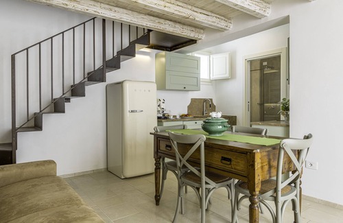 Torre Suda House | Top-Rated Dimora Le Site: Pool & Breakfast Awaits You