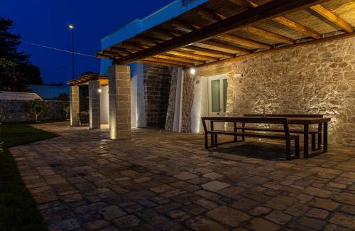 Torre Suda House | Delightful Dimora Le Site: 4-Star Oasis with Pool & Hot Tub