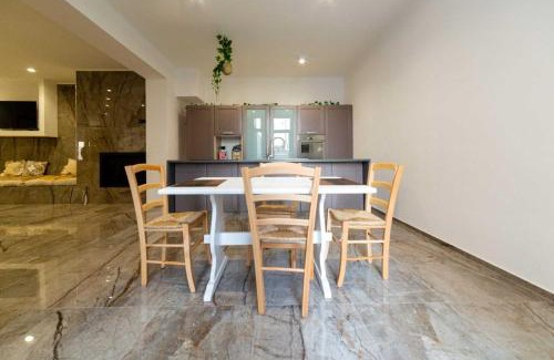 Trepuzzi Apartment | Exceptional Stay at Dimora Mazzapinta: Pet-Friendly Oasis