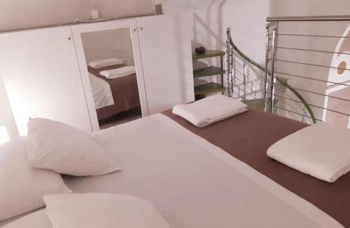San Giorgio a Cremano House | Top-Rated Dimora Mercadante: Pet Friendly Getaway
