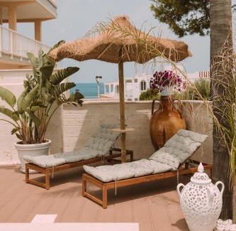 Cozze Bed & Breakfast | Experience Dimora Nesea: Oceanfront Retreat with Pool