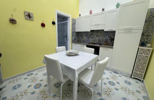 Mergellina Apartment | Discover Dimora Poseidon: Family-Friendly Retreat with High Ratings