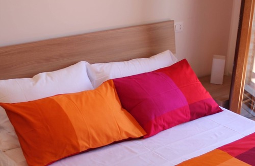 Offida Bed & Breakfast | Elegant Dimora Rosso Piceno: Pool, Breakfast & Family Fun