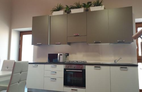 San Zeno Apartment | Family-Friendly Dimora Rosso San Zeno with Fast Wifi