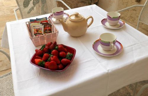 Lequile Apartment | Charming Dimora S.Vito: Family-Friendly Getaway with High Ratings
