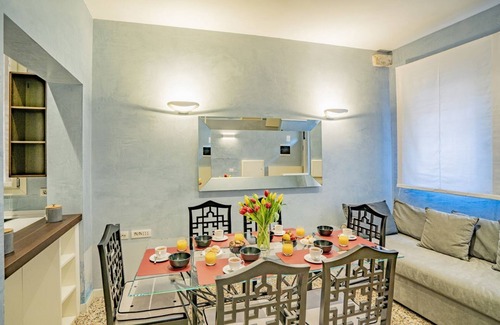 Cannaregio Apartment | Canal View Elegance at Dimora Sant'Andrea - 10/10 Rating!