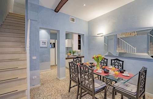 Cannaregio Apartment | Canal View Elegance at Dimora Sant'Andrea - 10/10 Rating!