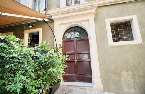 Siena Historical Center House | Experience Comfort at Dimora Storica Senese with Breakfast