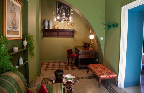 Catania City Centre Apartment | Discover Dimora Trigona: Family-Friendly in Catania Centro
