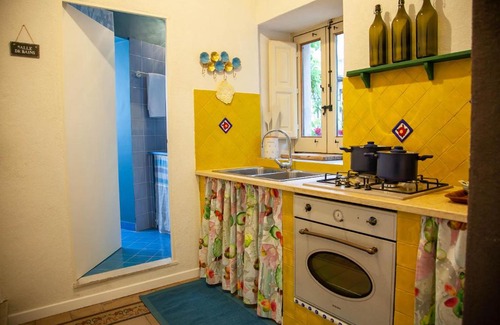 Catania City Centre Apartment | Discover Dimora Trigona: Family-Friendly in Catania Centro