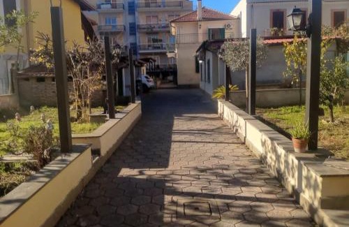 Suburbio XI della Vittoria Apartment | Inviting Dimora Trionfale: Pet & Child Friendly Retreat