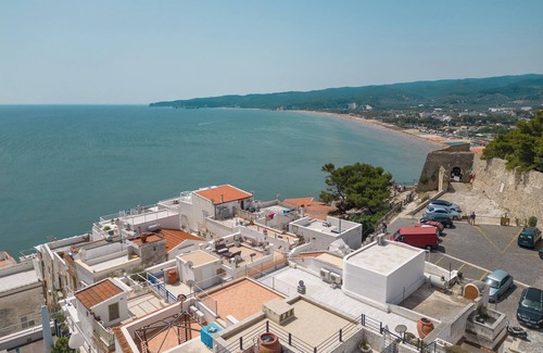 Vieste Apartment | Top-Rated Dimore al Castello-Cattedrale with Pool & Breakfast