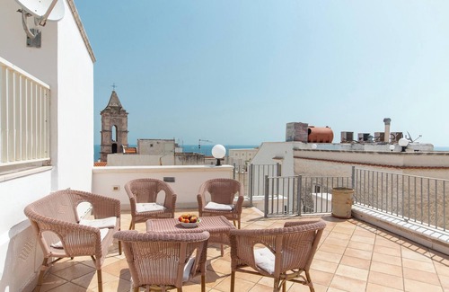 Vieste Apartment | Top-Rated Dimore al Castello-Cattedrale with Pool & Breakfast