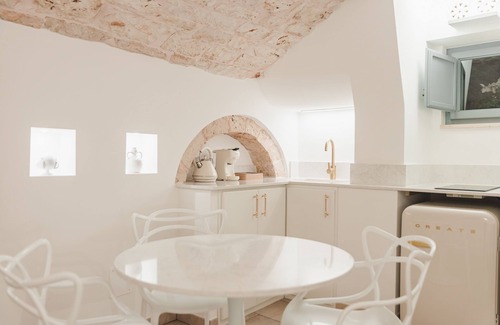 Putignano Apartment | Discover Dimore Bianche Santa Lucia 17 with Family-Friendly Amenities