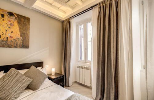 Rione XI Sant'Angelo House | Cozy Dimore Costaguti: Family-Friendly with Kitchen Access
