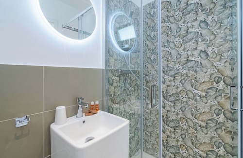 Syracuse House | Guest Rated 10/10: Dimore delle Zagare Molo Awaits You