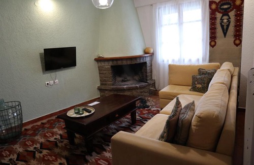 Arachova Apartment | Inviting Dimos Suite: Pet-Friendly with Breakfast Included