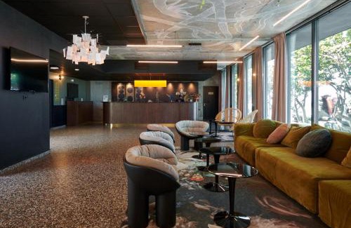 Saint-Denis Hotel | Experience DINA MORGABINE SAINT DENIS with Spa & Pool