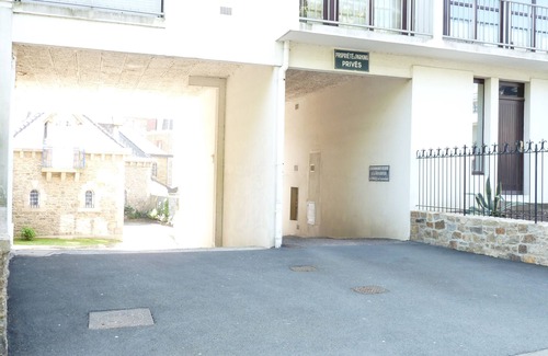 Dinard Apartment | Unforgettable Stay at Dinard Beach Mimosas with Ocean Views