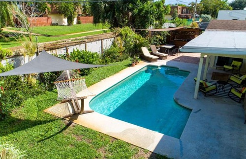 Tropic Palms House | Modern Dinas Home with Heated Pool & Oceanfront Views