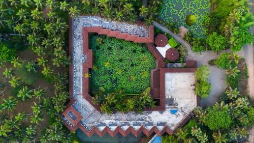 Medicherlapalem Hotel | Discover RVR Sarovar Portico: Family-Friendly Retreat