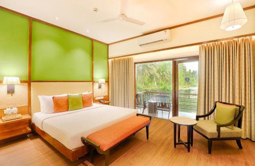 Medicherlapalem Hotel | Discover RVR Sarovar Portico: Family-Friendly Retreat