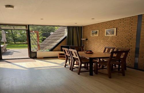Stramproy House | Dine & Unwind Vacation Spot, cleaning included