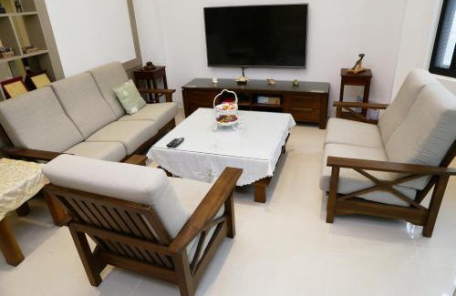 Hengchun Old Town Bed & Breakfast | Eco-Friendly Ding Dong Homestay with Cozy Fireplace