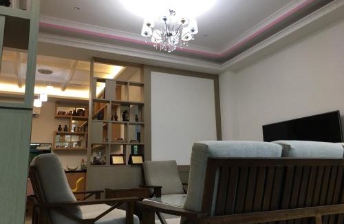Hengchun Old Town Bed & Breakfast | Eco-Friendly Ding Dong Homestay with Cozy Fireplace