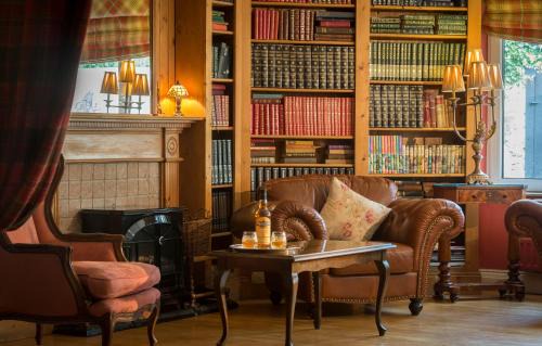 Dingle Hotel | Highly Rated Dingle Benners Hotel with Family-Friendly Amenities