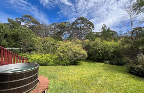 Blackheath House | Top-Rated Dingley Dell in Blackheath with Spa & Breakfast