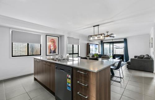 Caboolture South House | Inviting Dingo Den: Family-Friendly Escape with 8.5/10 Rating