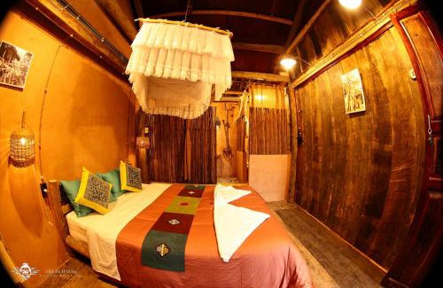 Dong Van Hotel | Discover Dinh Đá H'Mông - Karsterly Rock Lodge Retreat