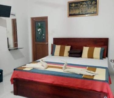 Wellawaya House | Cozy Dinimuthu Rest Inn: Pet-Friendly with Breakfast Included
