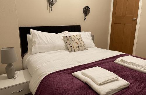 Birmingham House | Comfortable Dinizia: 2 Bedrooms, Ideal for Families