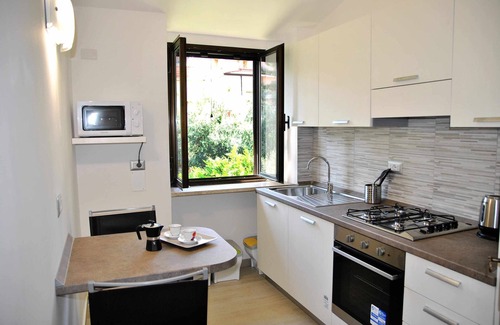 Formia Apartment | Cozy DINKY HOME with Sea View Terrace and Pet-Friendly Amenities
