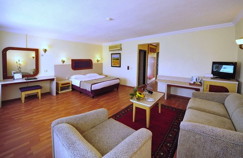 Urgup Hotel | Elegant Dinler Hotels Ürgüp with Spa & Pool Amenities