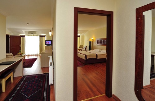 Urgup Hotel | Elegant Dinler Hotels Ürgüp with Spa & Pool Amenities