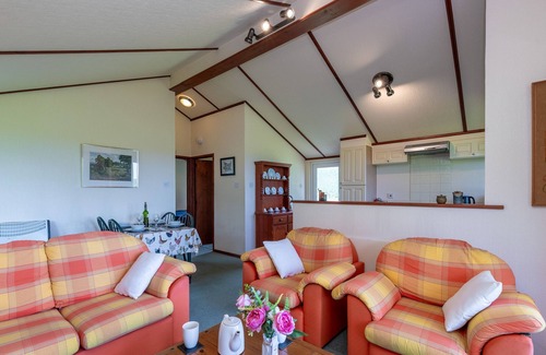 Penmon Cottage | Pet-Friendly Dinmor Chalet: Oceanfront Getaway for 4