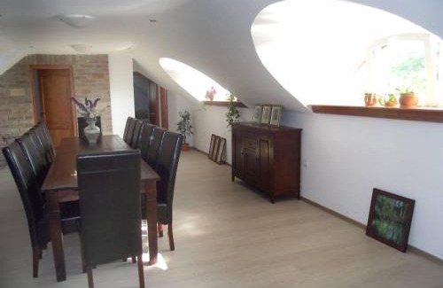 Bekesszentandras House | Cozy Dinnyelaposi Vendégház with Oceanfront Views