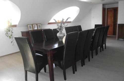 Bekesszentandras House | Cozy Dinnyelaposi Vendégház with Oceanfront Views